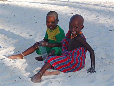 Beach walk, Zanzibar, DSC06881b